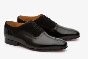 Brogue oxford with medalion