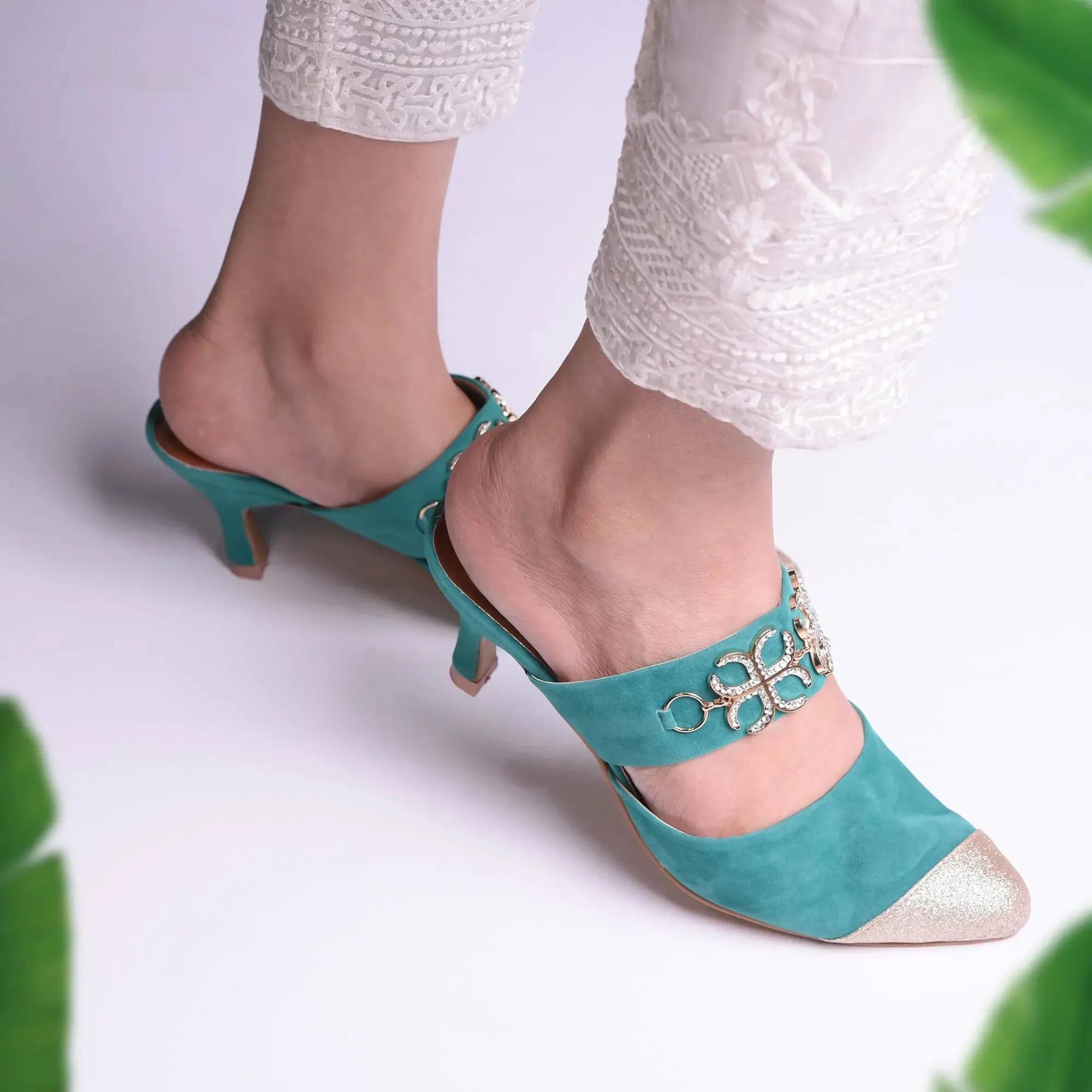 Clasp Velvet Sandles Green