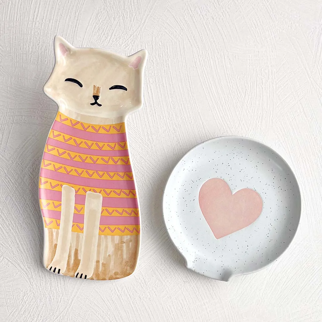 Cozy Cat Shaped Dish