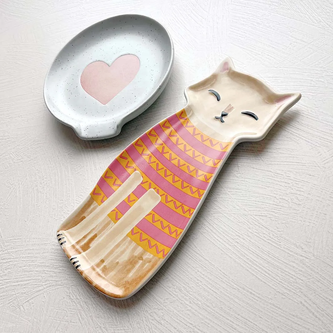 Cozy Cat Shaped Dish